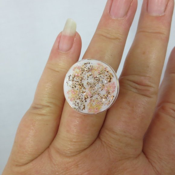 New Handcrafted Vintage Glass Button Wire Ring - Picture 1 of 9
